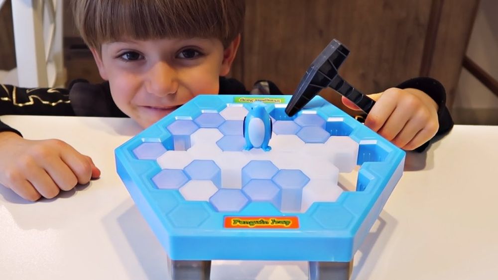 Настольная игра "Не урони Пингвина" Penguin Trap
